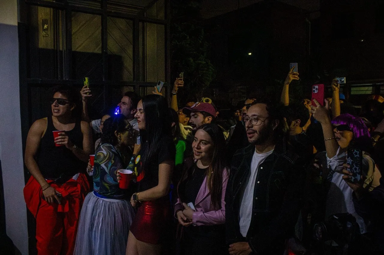 Invitados disfrazados en el Halloween 2025