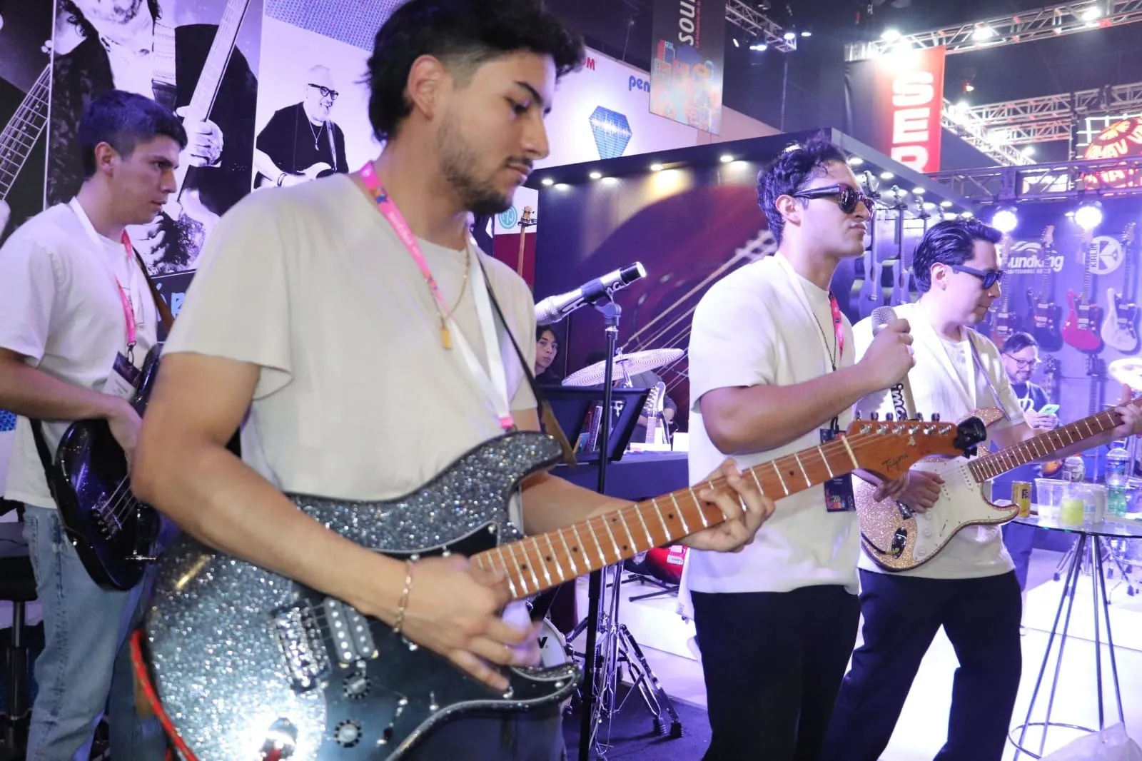 Guitarras de Polaris en el stand de Tagima, Sound:Check Xpo